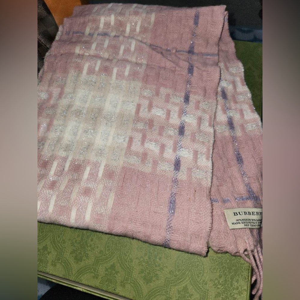 PINK BURBERRY SCARF!🩷🤍🩷